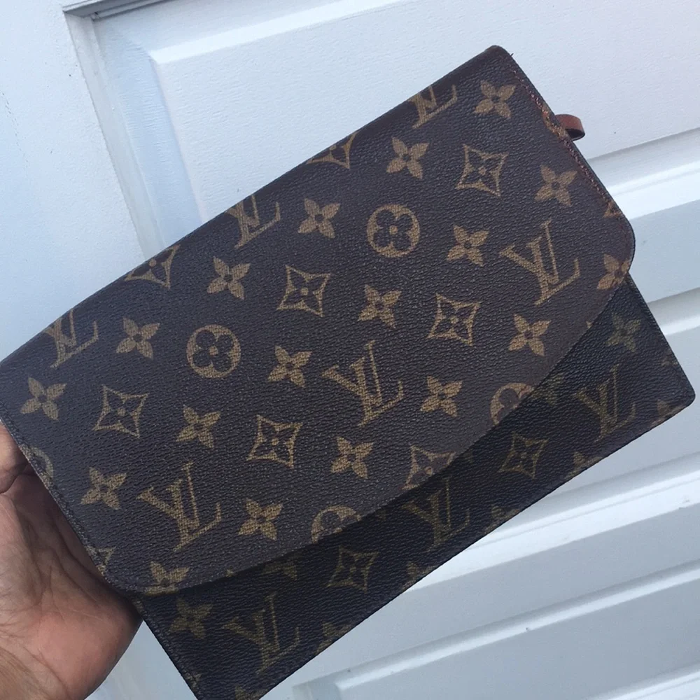 💯Authentic Louis Vuitton Vintage Clutch